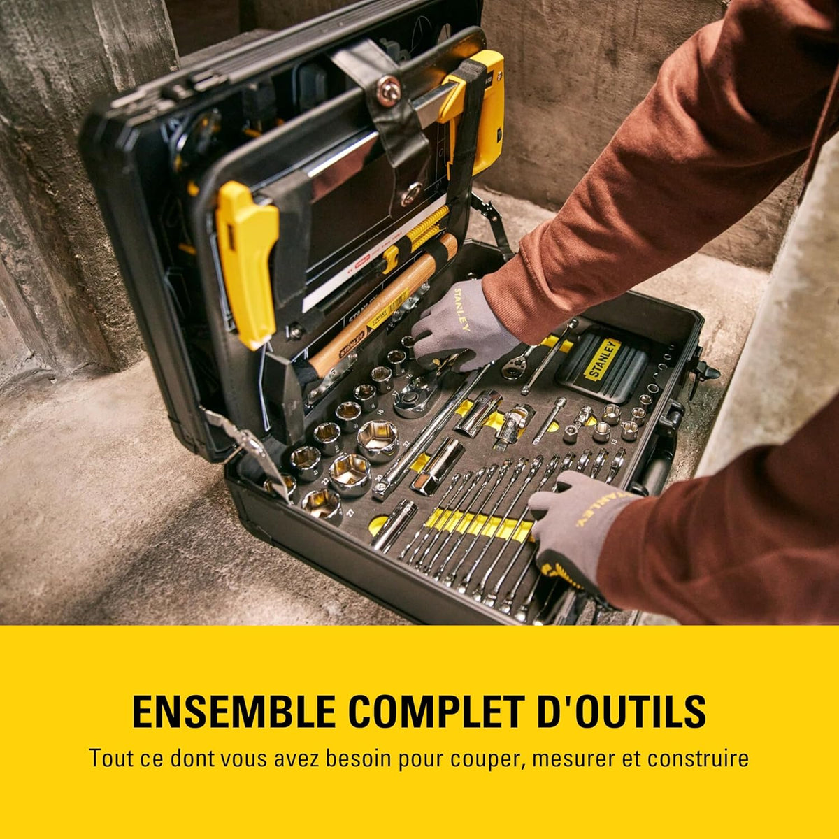 STANLEY Maintenance Case 142 Pieces - Pliers and Cutters, Adjustable Wrench, Level, Measuring, Screwdriver, Hacksaw, Cutter, Hammer, Tools for Tightening-Screwing STMT98109-1